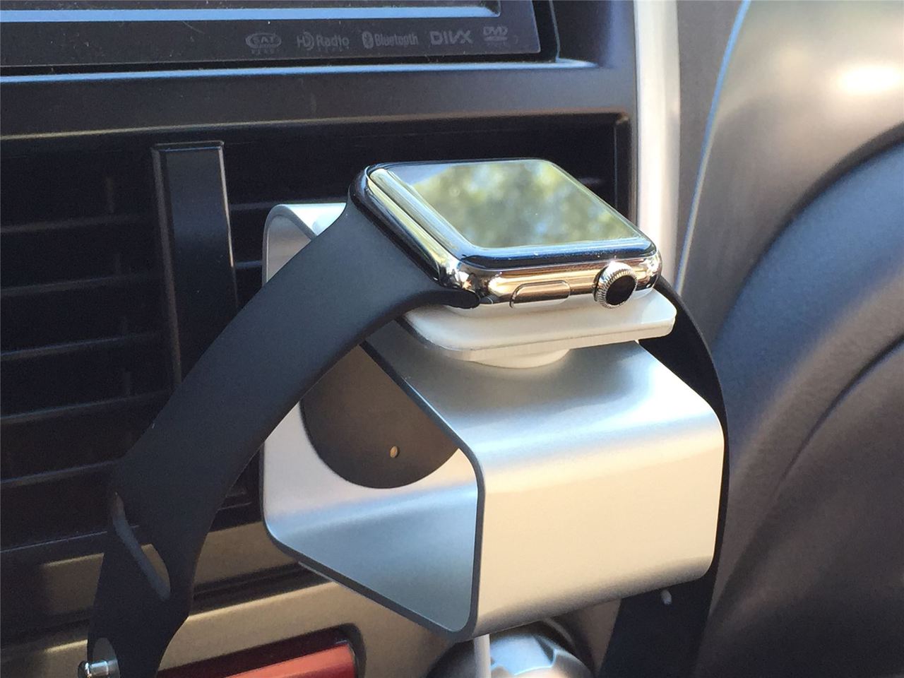 Xtenzi Portable Car Charging Stand with Magnetic Air Vent Mount for Apple Watch